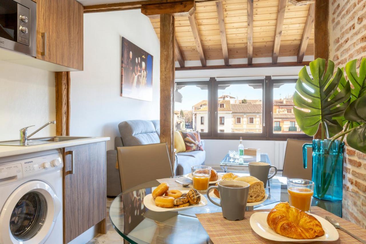 Apartamentos Ejemplares Alcalá de Henares Екстериор снимка