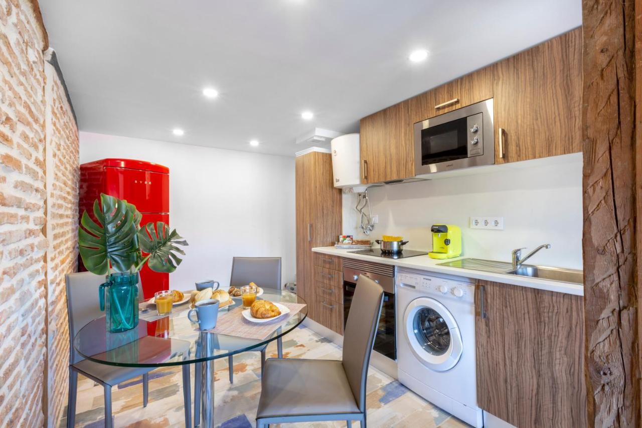 Apartamentos Ejemplares Alcalá de Henares Екстериор снимка