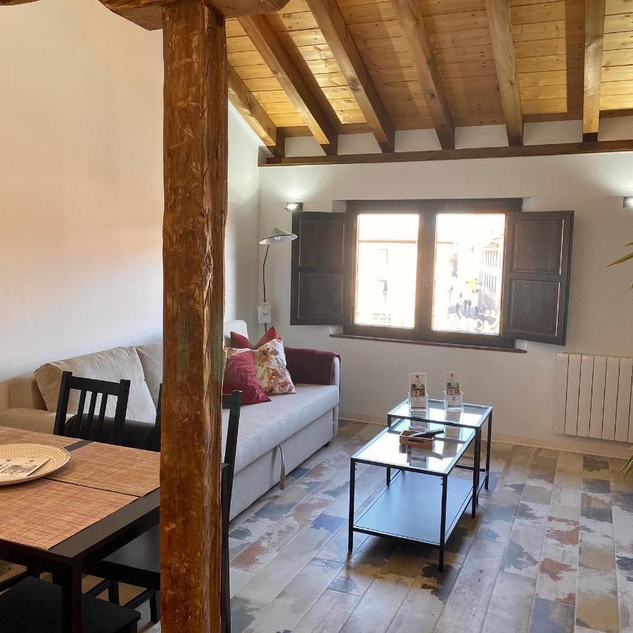 Apartamentos Ejemplares Alcalá de Henares Екстериор снимка